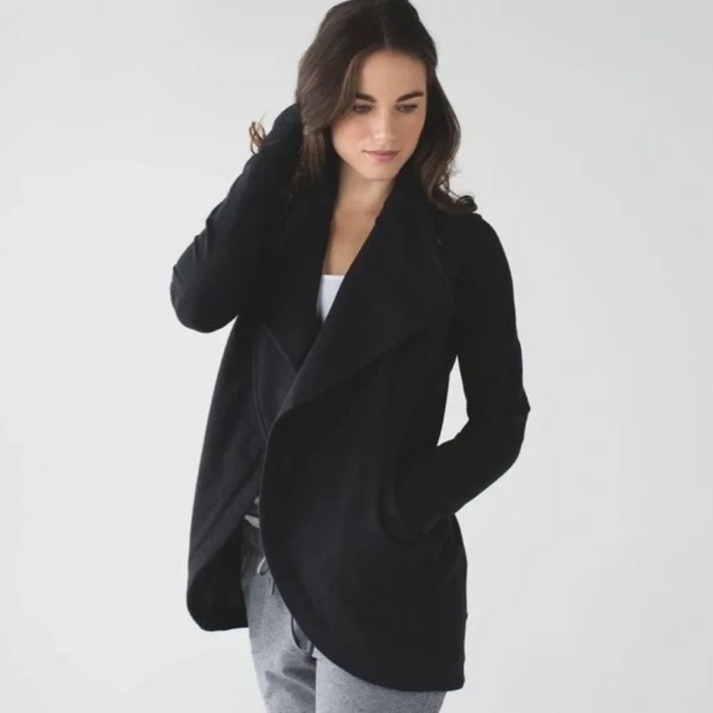 Lululemon That’s A Wrap Sweatshirt Jacket 8